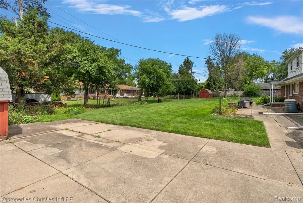 14700 Fox Redford Charter Township, MI 48239