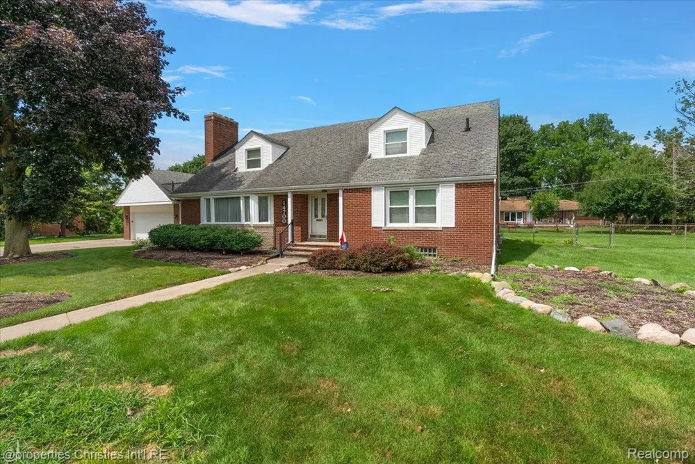 14700 Fox Redford Charter Township, MI 48239