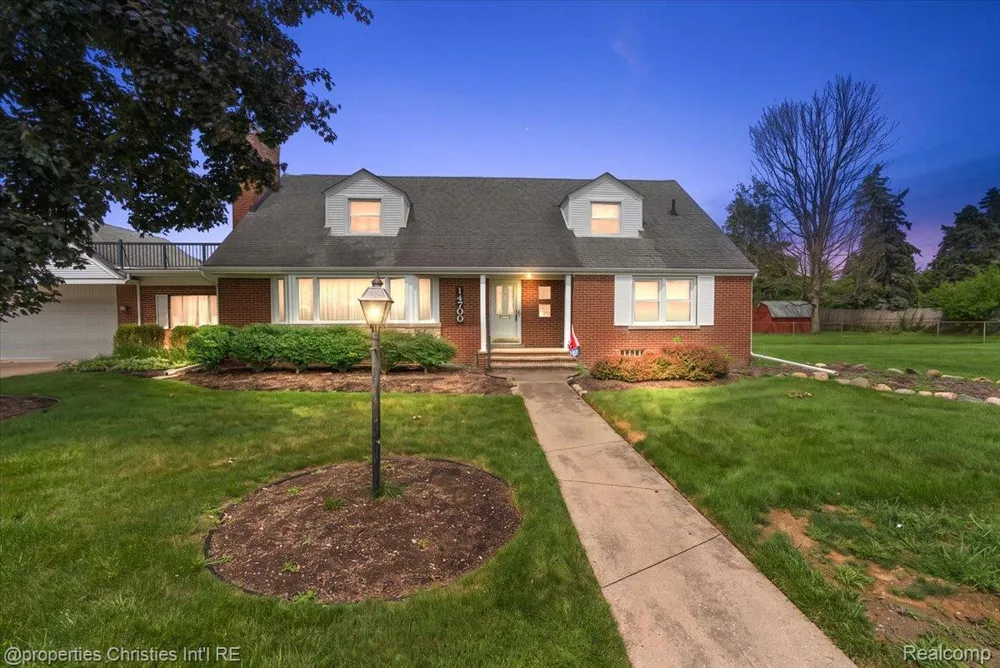 14700 Fox Redford Charter Township, MI 48239