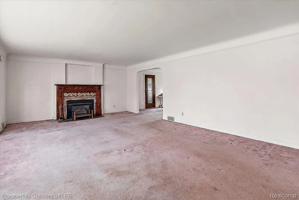 14700 Fox Redford Charter Township, MI 48239