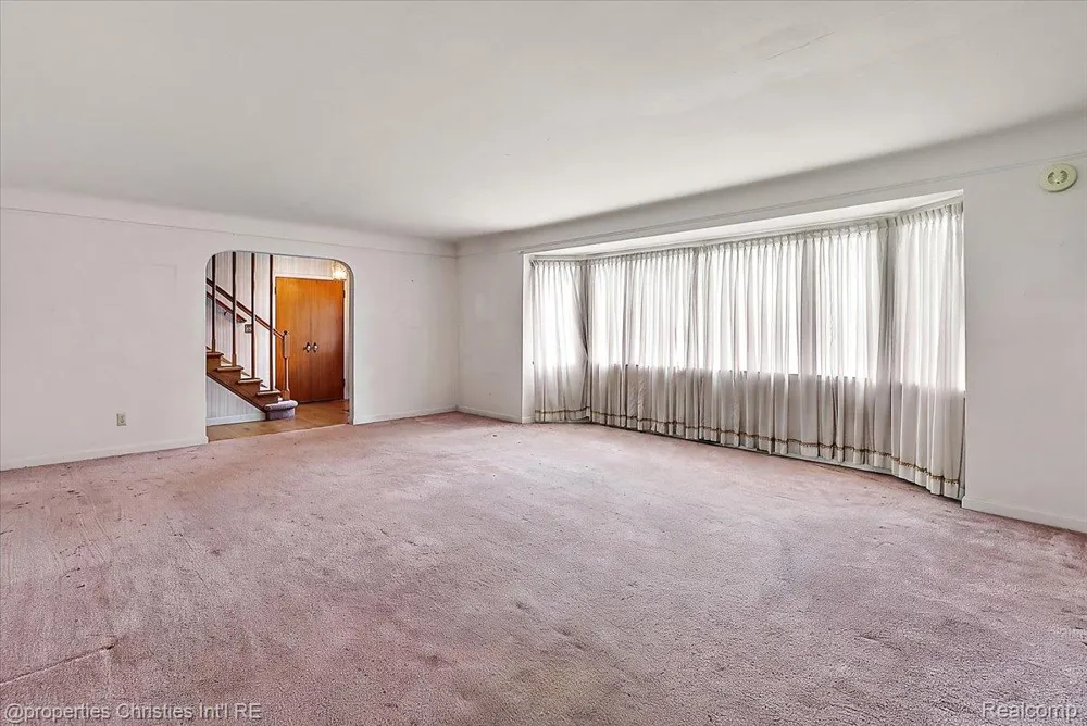 14700 Fox Redford Charter Township, MI 48239