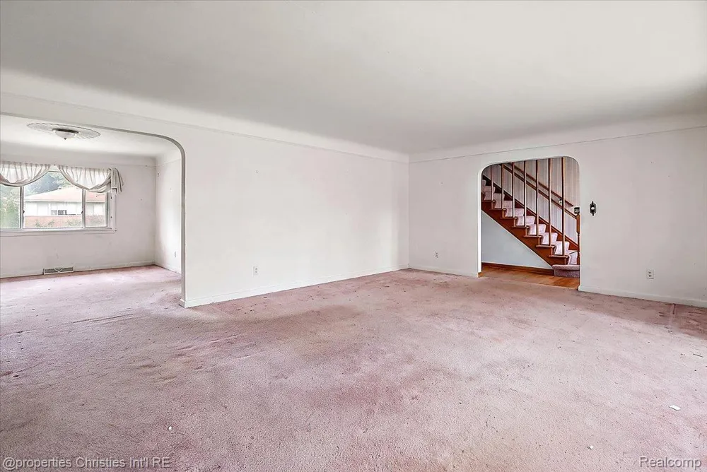 14700 Fox Redford Charter Township, MI 48239