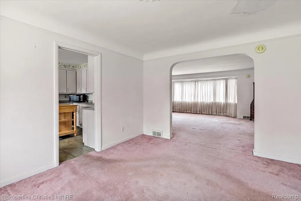 14700 Fox Redford Charter Township, MI 48239