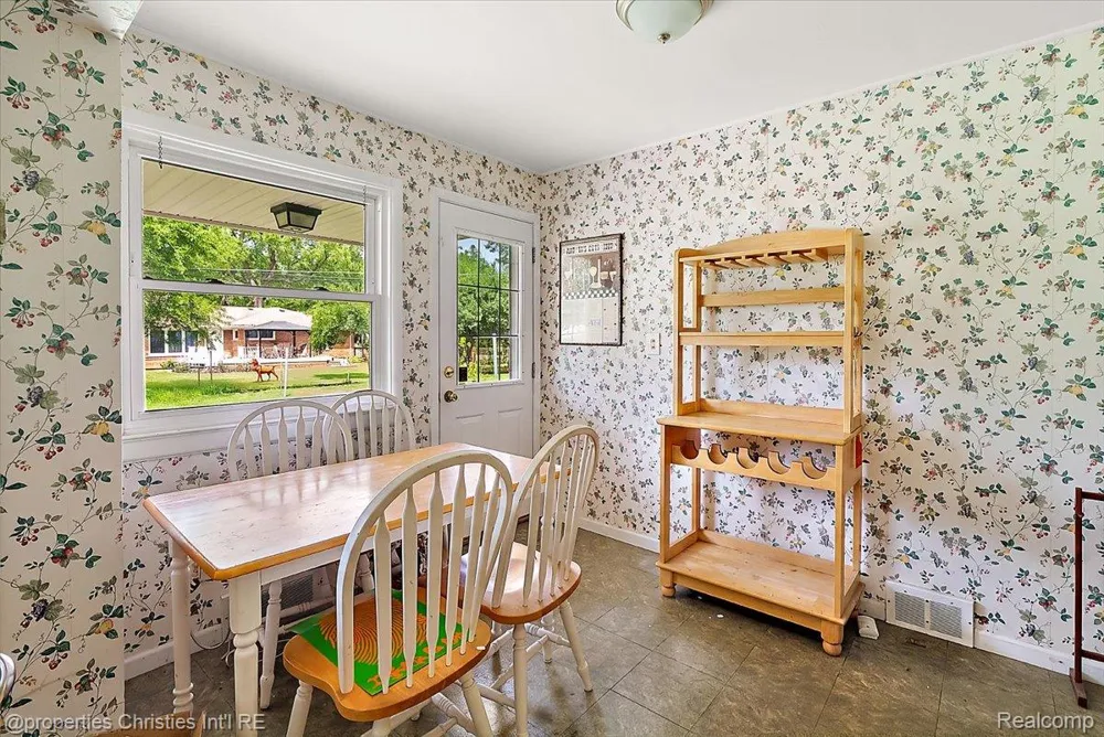 14700 Fox Redford Charter Township, MI 48239