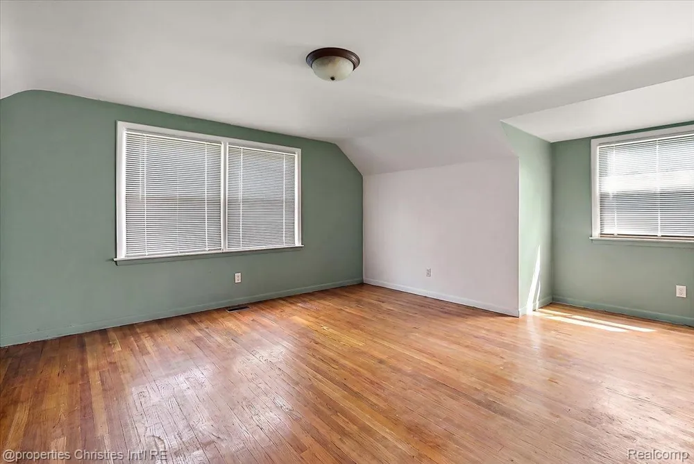 14700 Fox Redford Charter Township, MI 48239