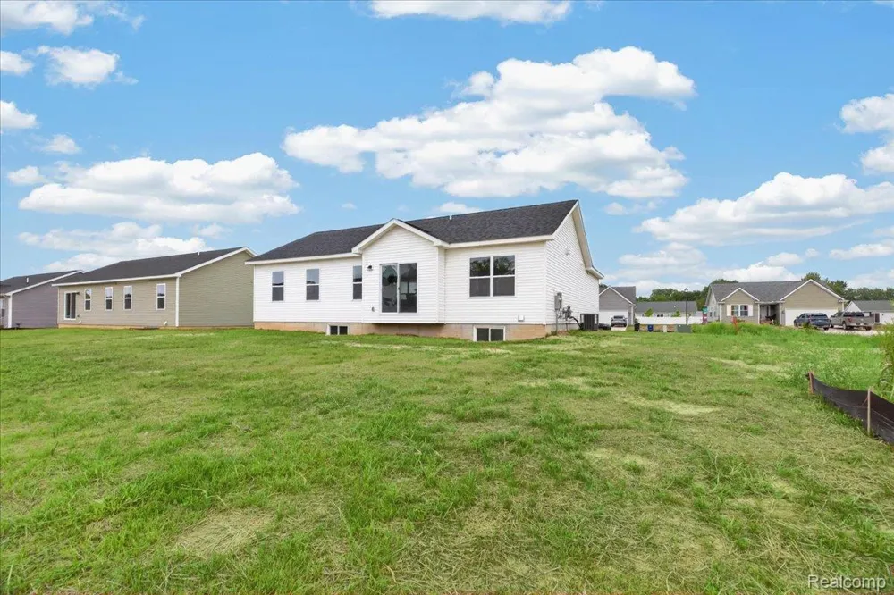 3156 Daisy Way Way Burton City, MI 48519