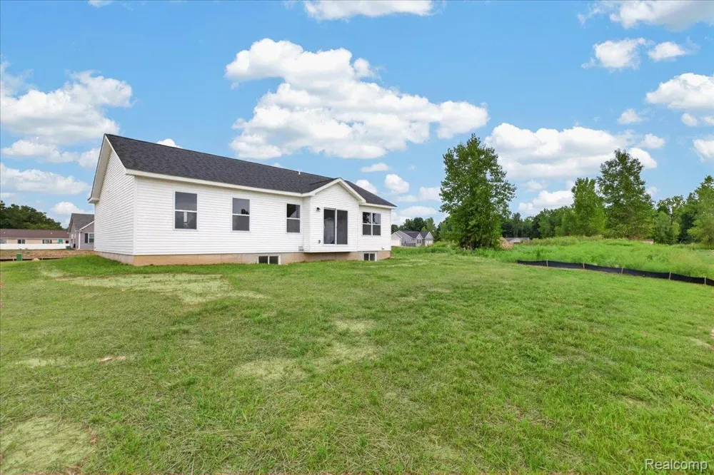 3156 Daisy Way Way Burton City, MI 48519