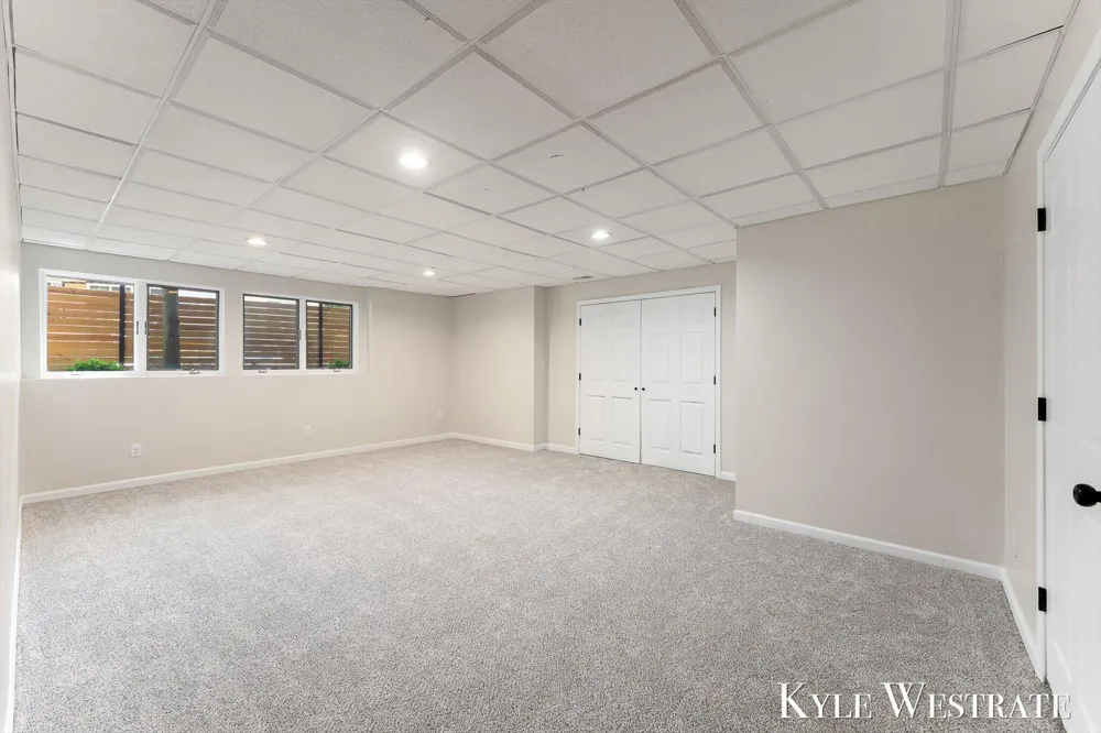 6334 Red Rock Court Norton Shores City, MI 49444
