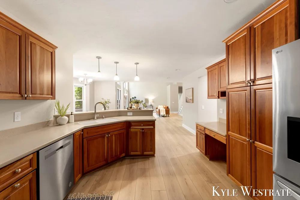 6334 Red Rock Court Norton Shores City, MI 49444