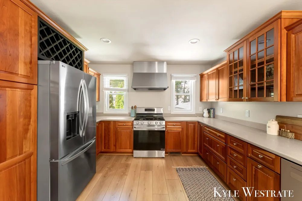 6334 Red Rock Court Norton Shores City, MI 49444