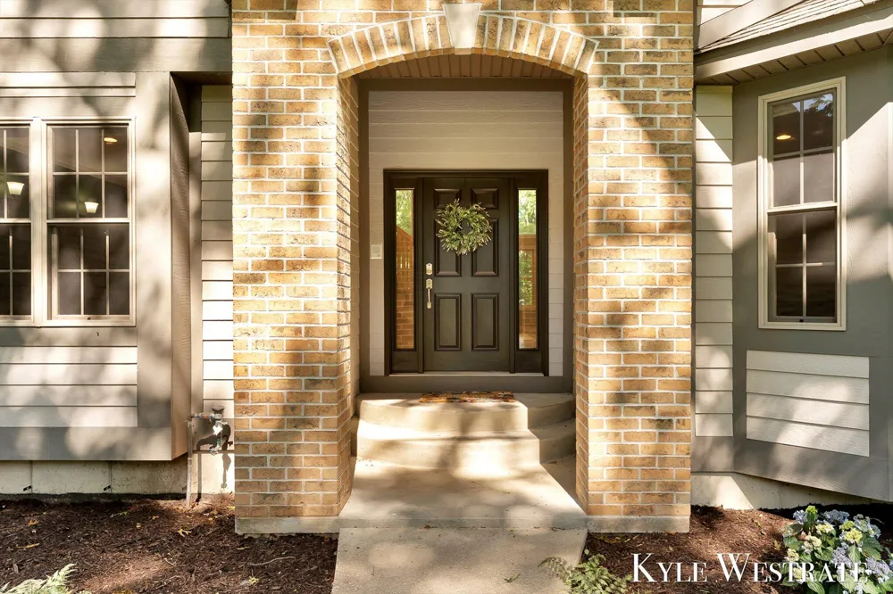 6334 Red Rock Court Norton Shores City, MI 49444