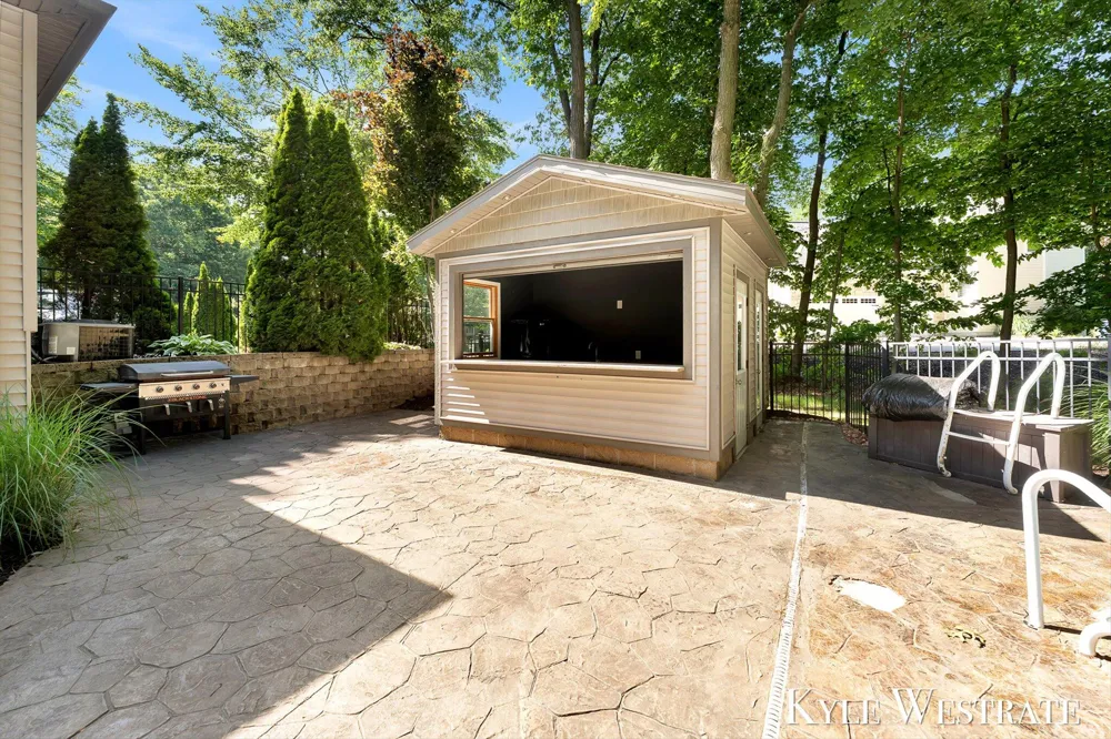 6334 Red Rock Court Norton Shores City, MI 49444