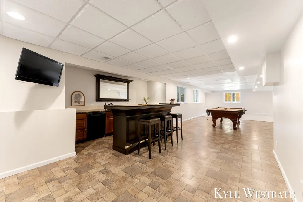 6334 Red Rock Court Norton Shores City, MI 49444