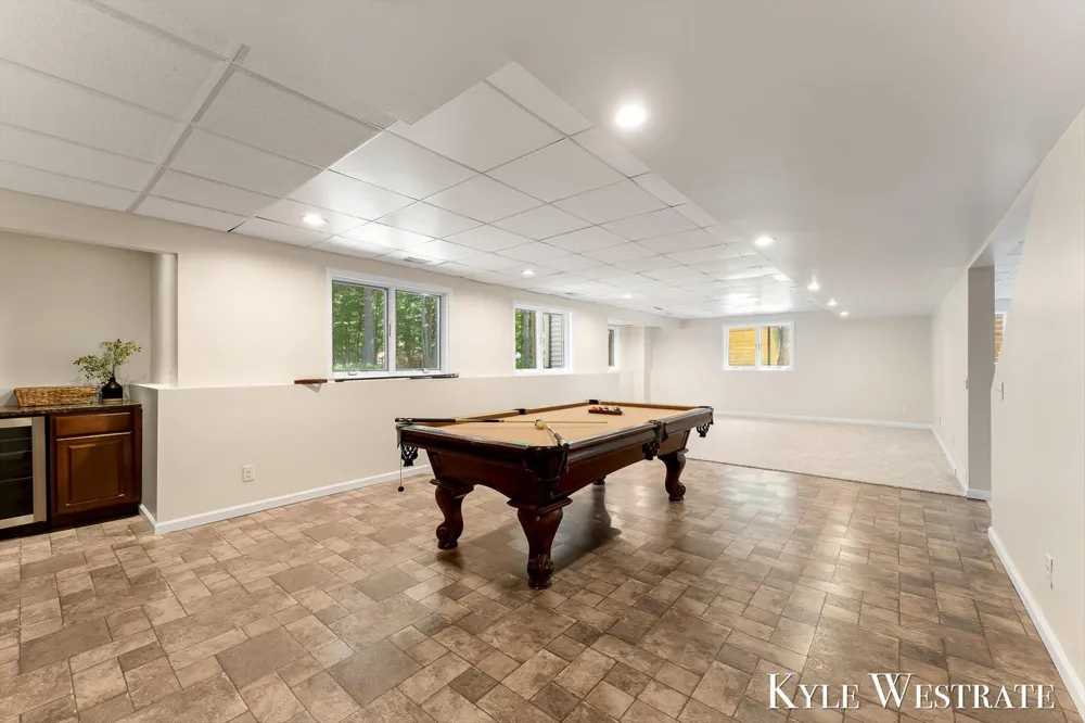 6334 Red Rock Court Norton Shores City, MI 49444