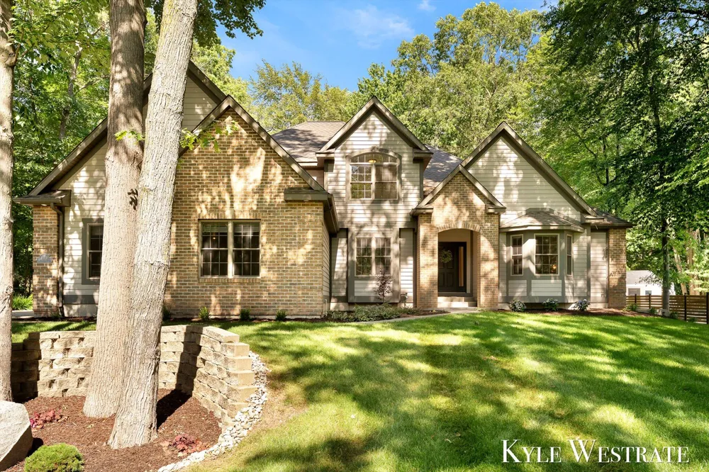 6334 Red Rock Court Norton Shores City, MI 49444