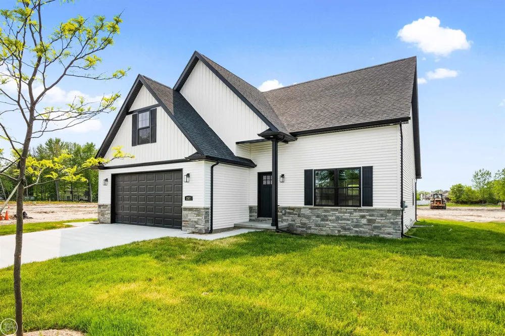 1 Carney Drive St Clair City, MI 48079