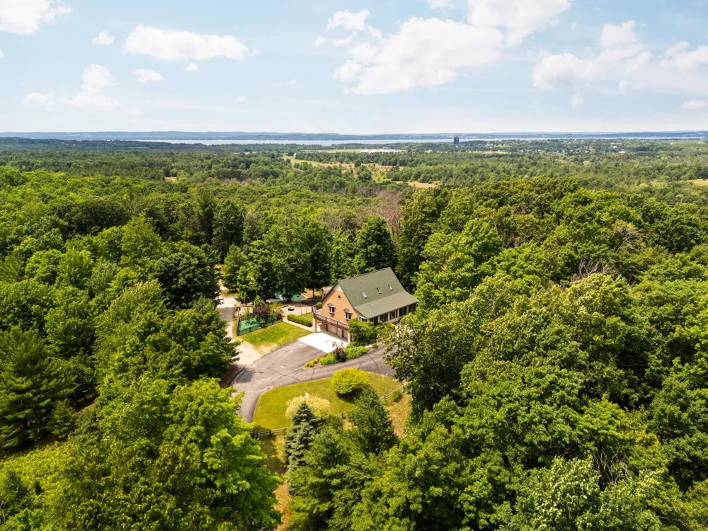 5265 Bates Acme Township, MI 49690