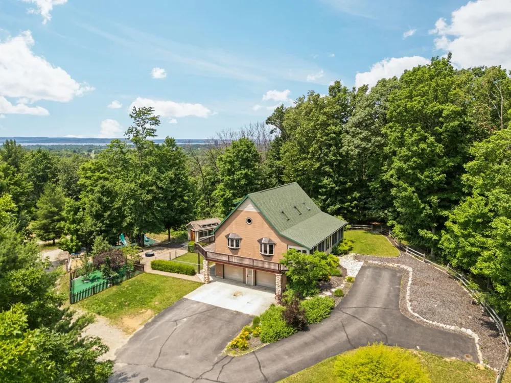 5265 Bates Acme Township, MI 49690