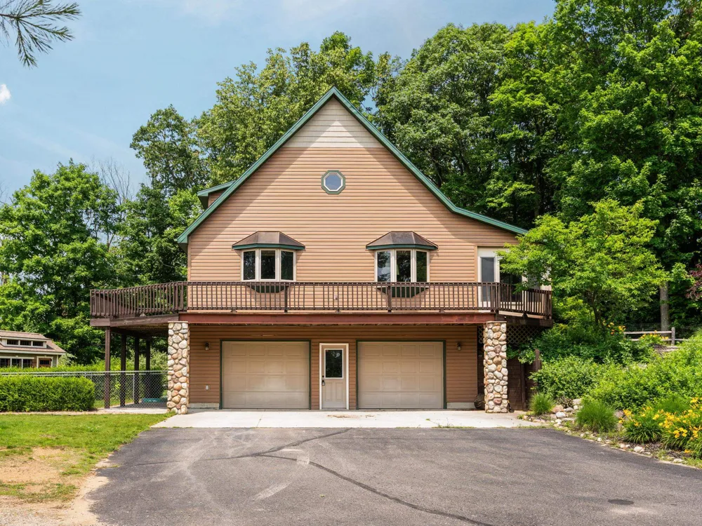 5265 Bates Acme Township, MI 49690