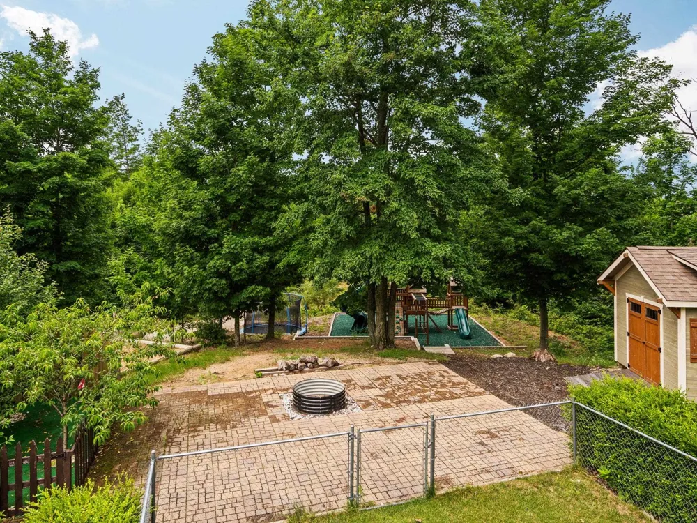 5265 Bates Acme Township, MI 49690