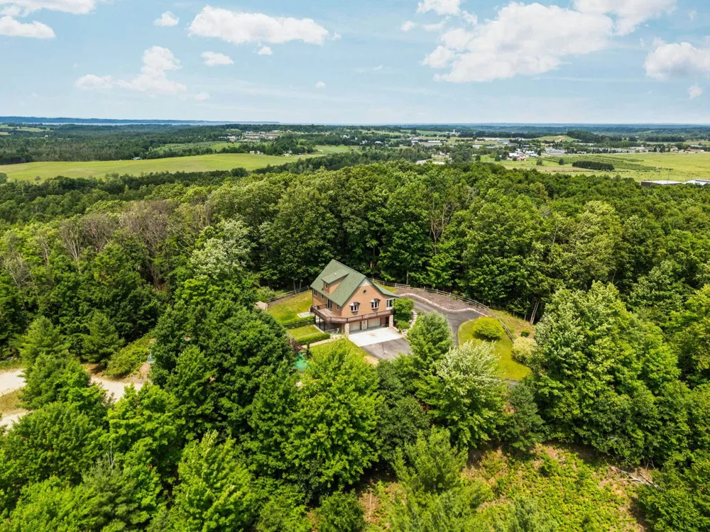 5265 Bates Acme Township, MI 49690