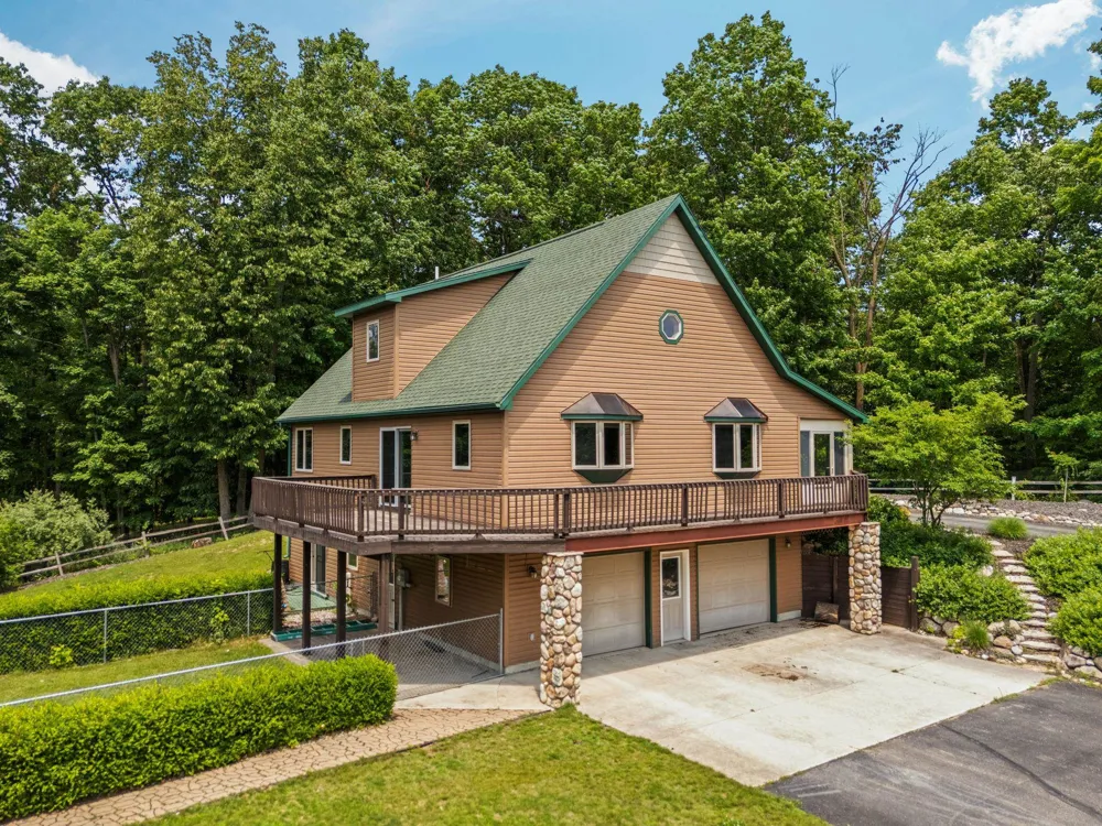 5265 Bates Acme Township, MI 49690