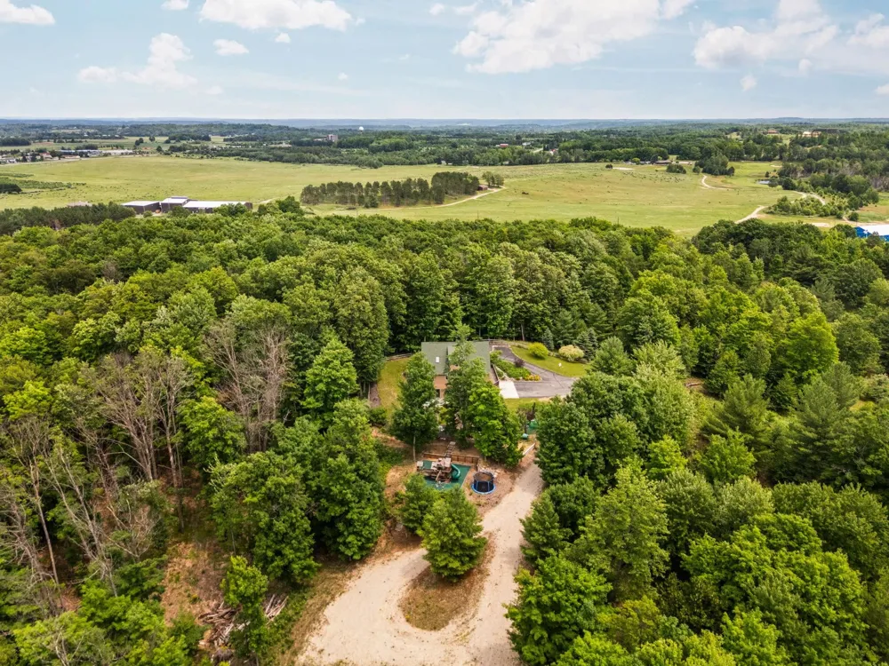 5265 Bates Acme Township, MI 49690