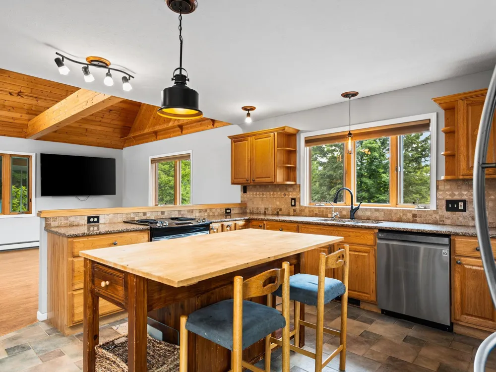 5265 Bates Acme Township, MI 49690