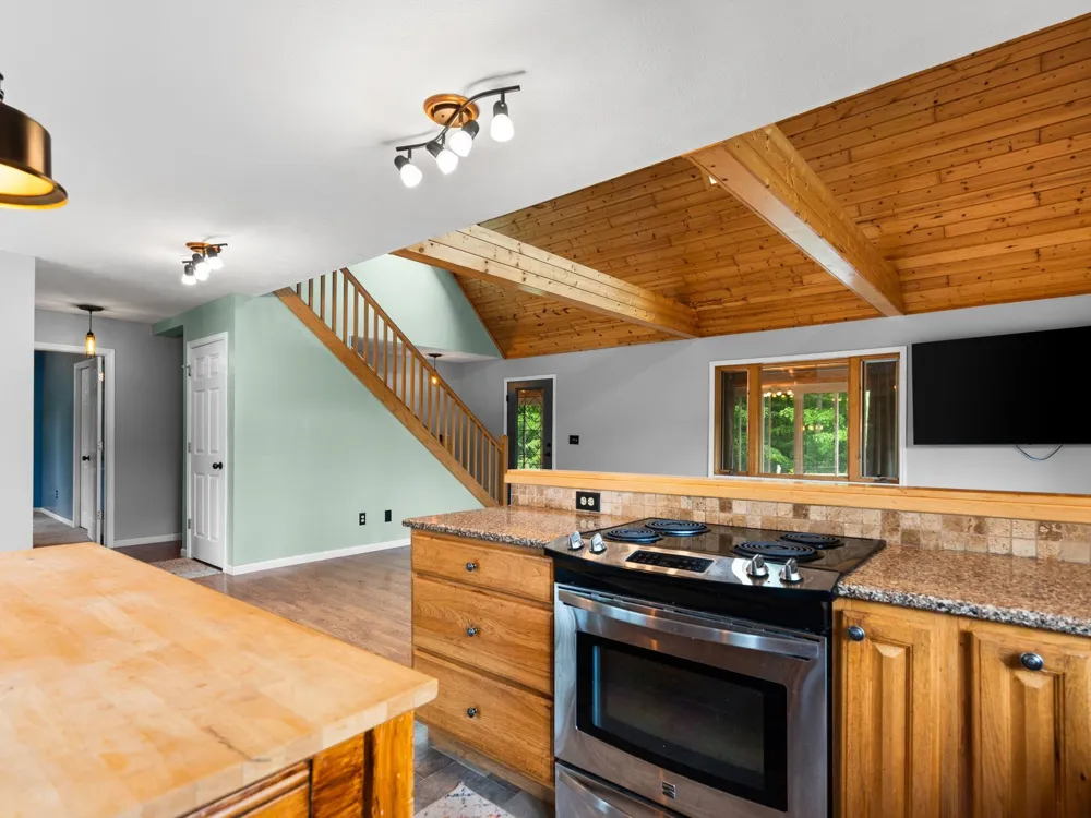5265 Bates Acme Township, MI 49690