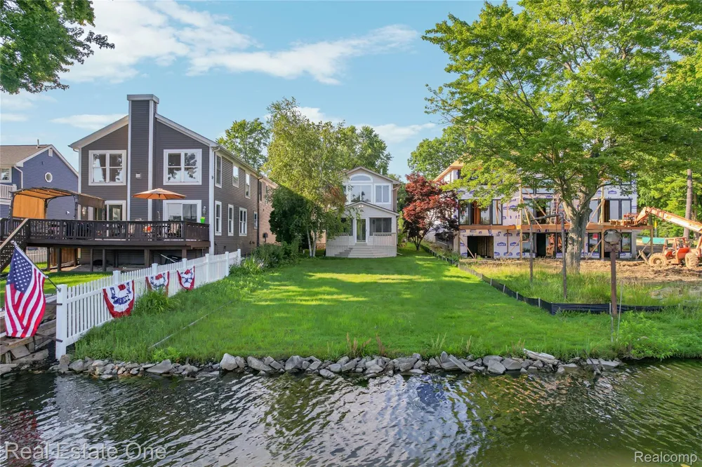 9047 Gale Road White Lake Charter Township, MI 48386
