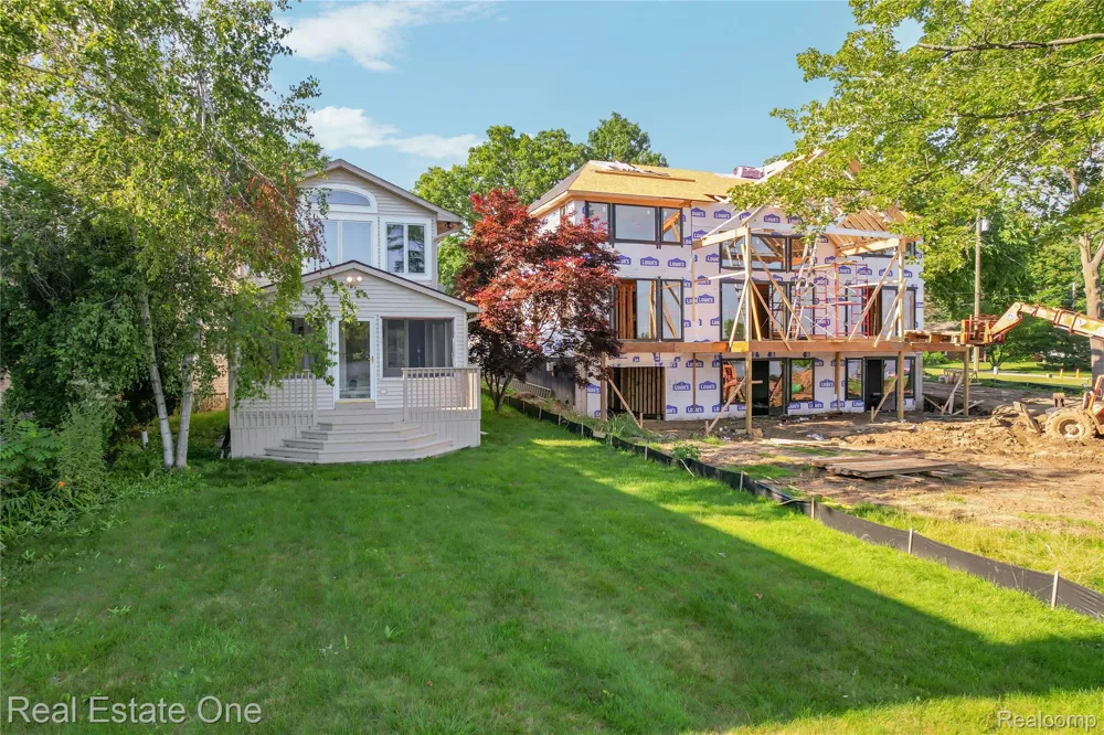 9047 Gale Road White Lake Charter Township, MI 48386