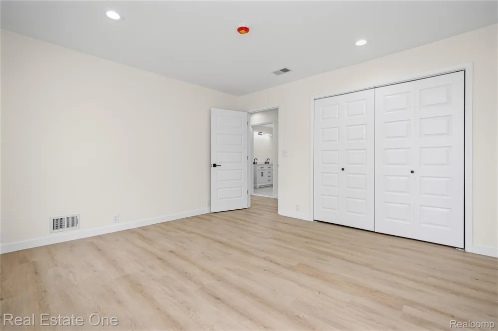 9047 Gale Road White Lake Charter Township, MI 48386