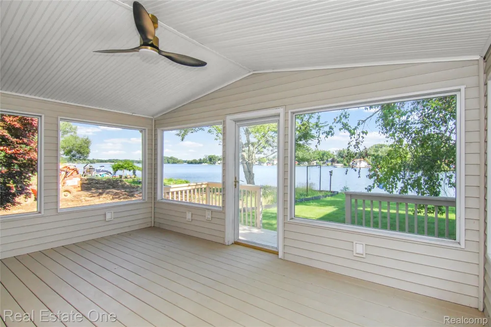 9047 Gale Road White Lake Charter Township, MI 48386