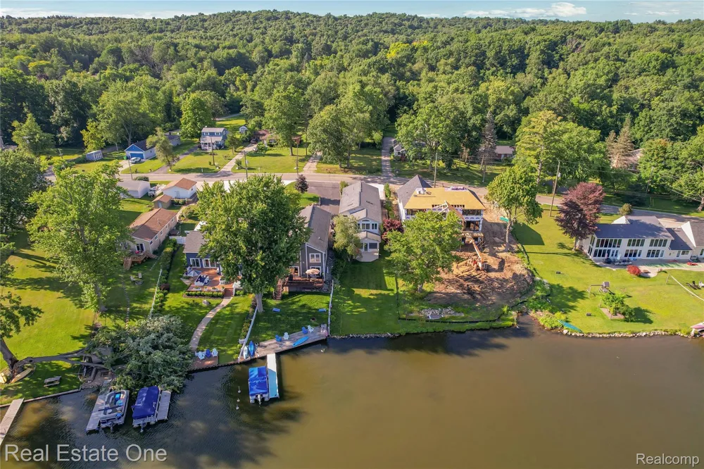 9047 Gale Road White Lake Charter Township, MI 48386