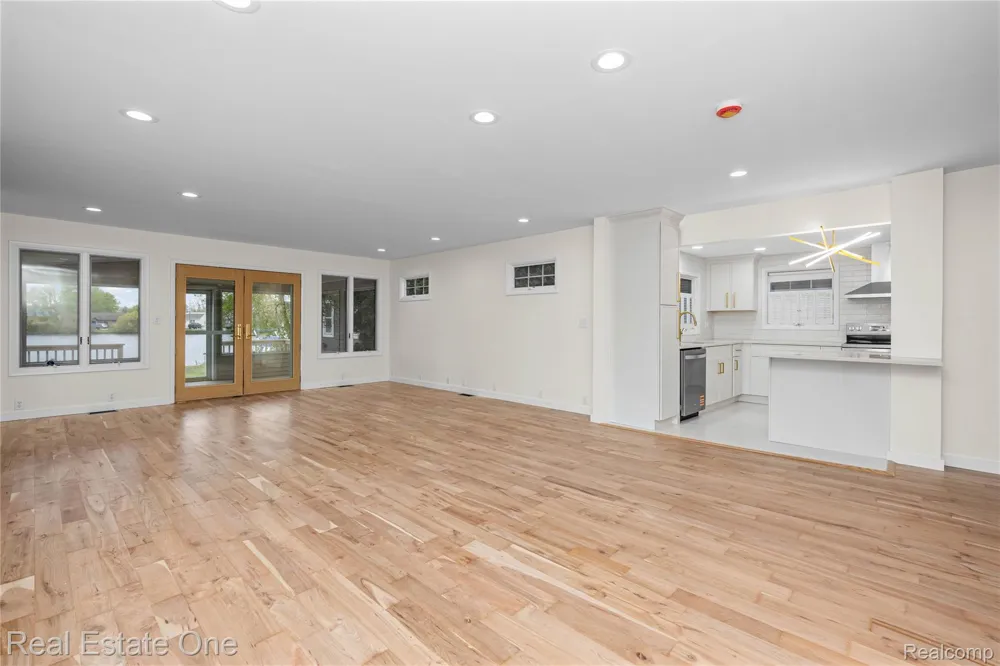 9047 Gale Road White Lake Charter Township, MI 48386