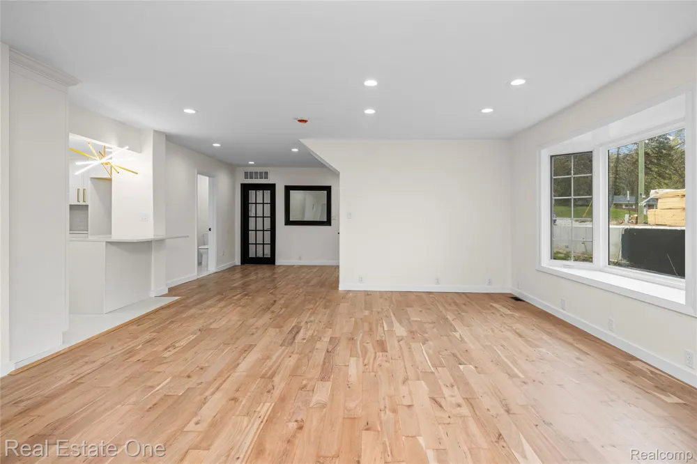 9047 Gale Road White Lake Charter Township, MI 48386