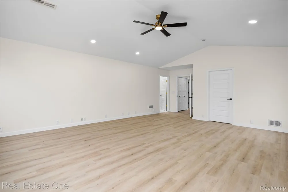 9047 Gale Road White Lake Charter Township, MI 48386