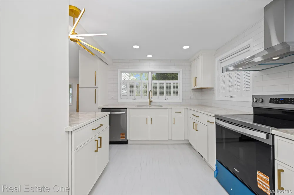 9047 Gale Road White Lake Charter Township, MI 48386