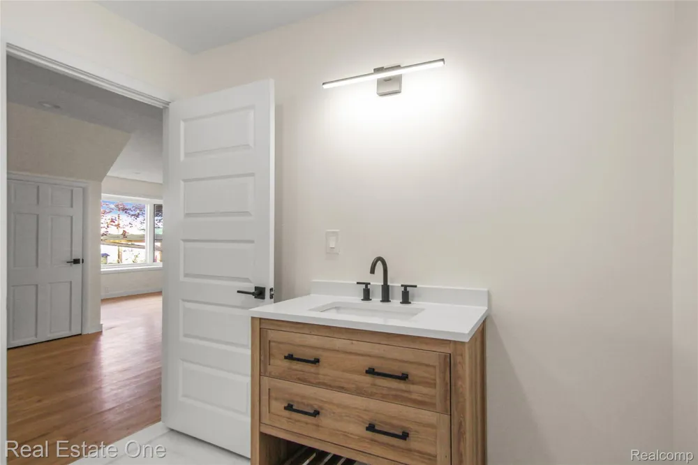 9047 Gale Road White Lake Charter Township, MI 48386