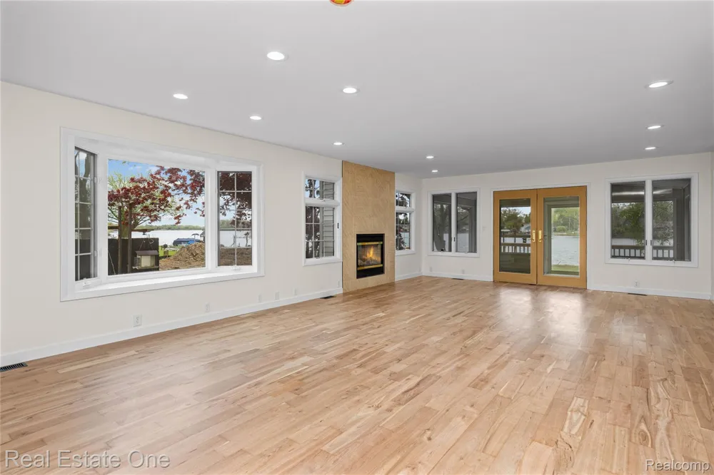 9047 Gale Road White Lake Charter Township, MI 48386