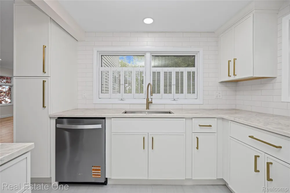 9047 Gale Road White Lake Charter Township, MI 48386