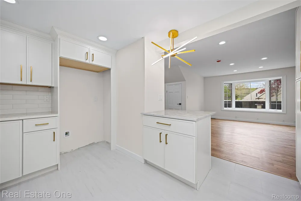 9047 Gale Road White Lake Charter Township, MI 48386