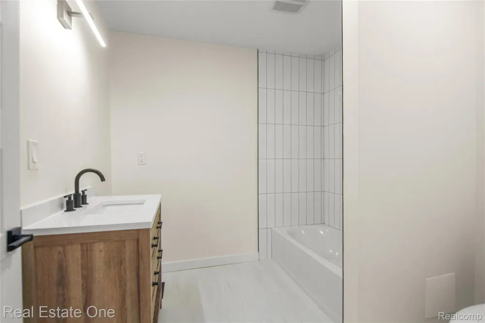 9047 Gale Road White Lake Charter Township, MI 48386