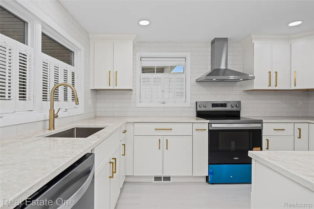 9047 Gale Road White Lake Charter Township, MI 48386