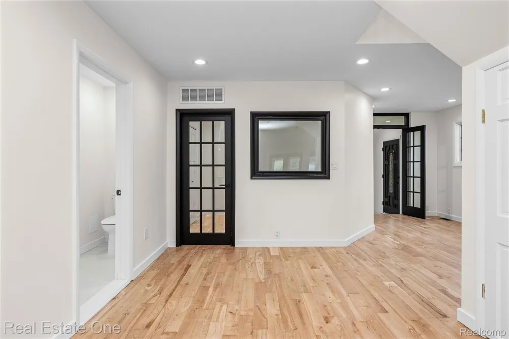 9047 Gale Road White Lake Charter Township, MI 48386