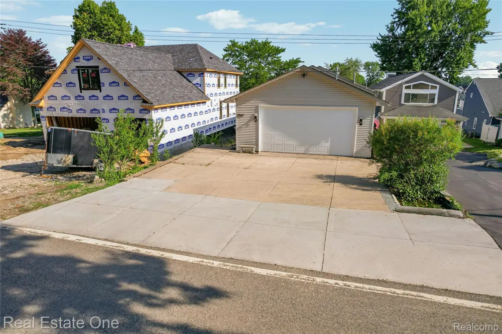 9047 Gale Road White Lake Charter Township, MI 48386