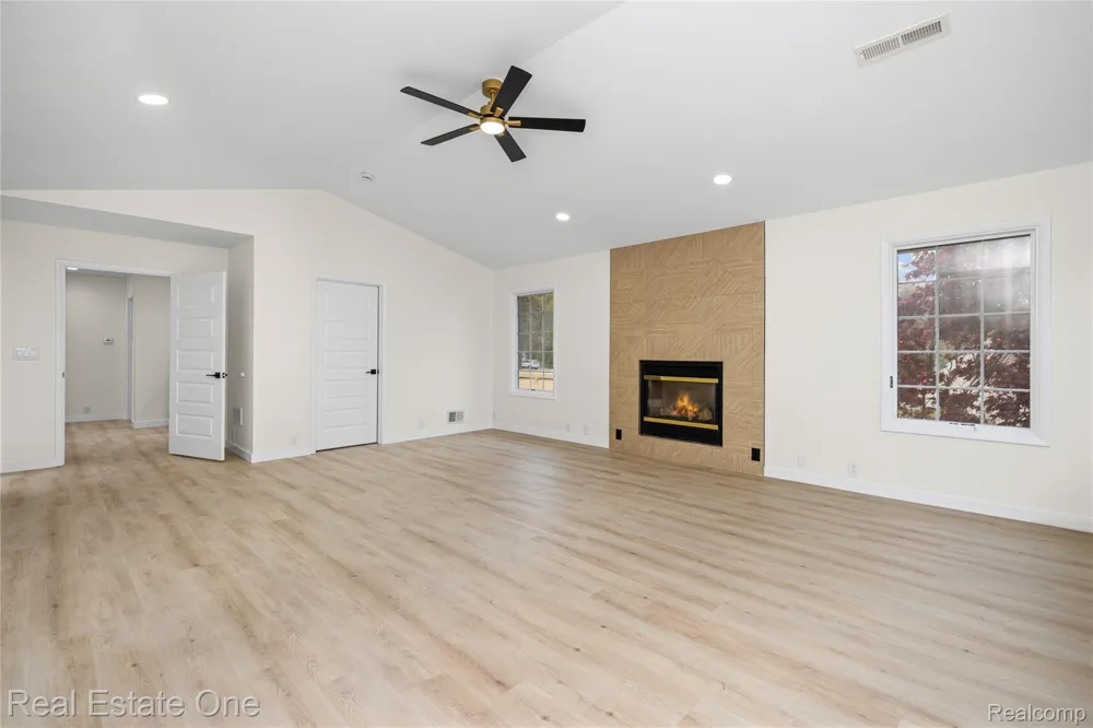 9047 Gale Road White Lake Charter Township, MI 48386