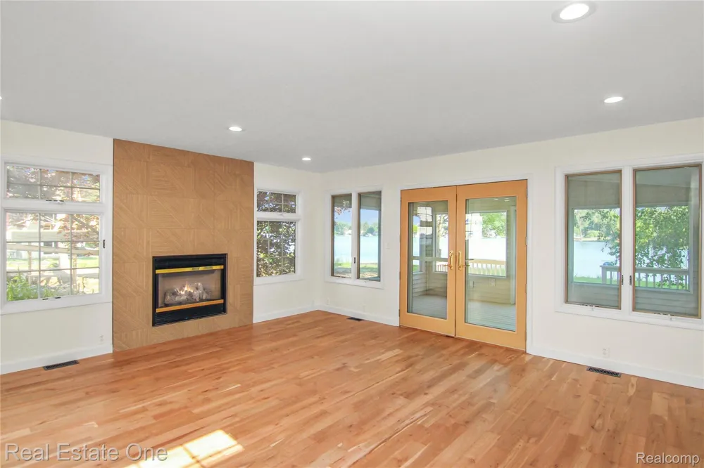 9047 Gale Road White Lake Charter Township, MI 48386
