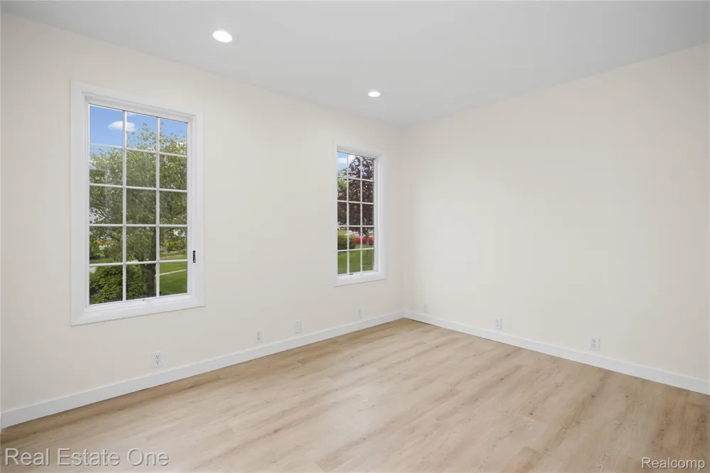9047 Gale Road White Lake Charter Township, MI 48386