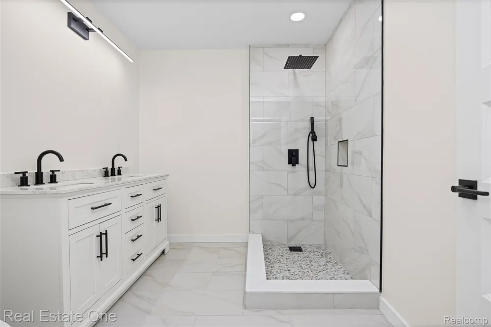 9047 Gale Road White Lake Charter Township, MI 48386